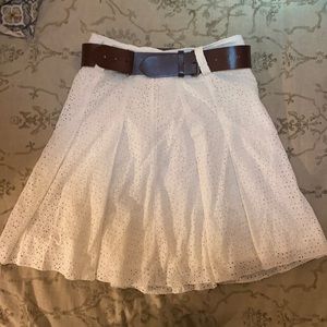 Burberry white eyelet knee length skirt with belt sz. M